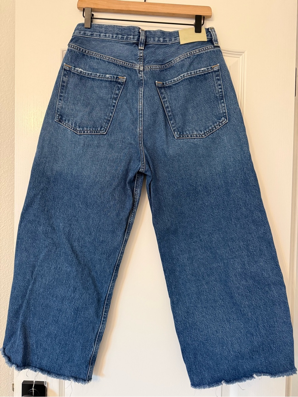 Citizens of Humanity Ayla Cropped Raw Hem - Picture 4 of 6